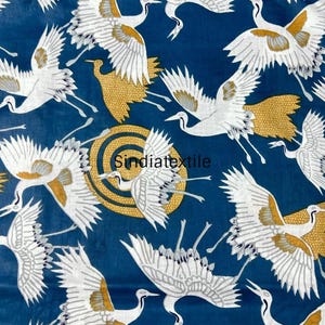 Katoenen stof Japanse kraanvogel: handblokprint vogelontwerp