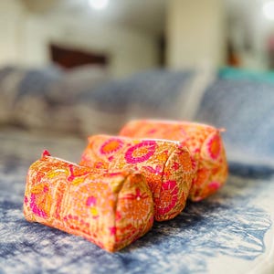 Trousse de toilette indienne vintage à imprimé block : trousse de voyage pour produits de beauté en coton matelassé