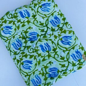 Katoenen stof blauwe blokprint met bloemen: Indiaas boho-naaimateriaal