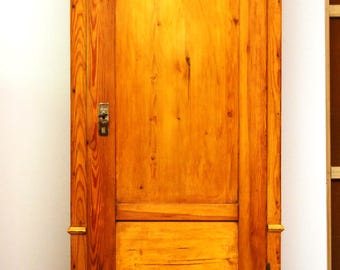 Antiker Vorratsschrank, Wäscheschrank, Weichholz-Bauernschrank, restauriert