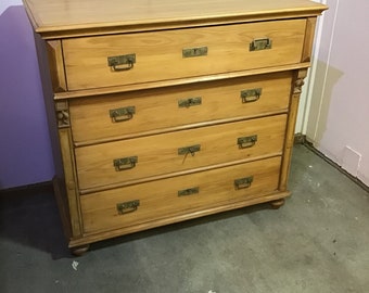 Große, geräumige, antike Kommode, top restauriert