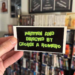 Scritto e diretto da George Romero Adesivo in vinile