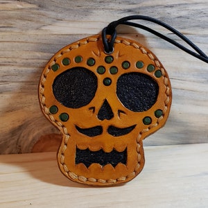 Calavera de azúcar - Adorno de Halloween/Navidad de cuero - Vacaciones - Hecho a mano - Hecho a mano - Único