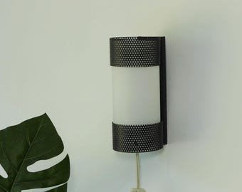 Elegante Mid Century Wandleuchte - Opalglas Lochblech Metall - Wandleuchte - Wandlampe - Philips Wandleuchte - Vintage Lampe - 1950er 1960er 1970er Jahre