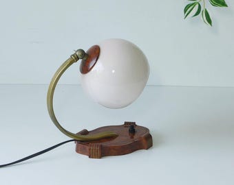 Art-déco-Nachttischlampe – Nachtlicht der 1930er, 1940er und 1950er Jahre – Tischlampe aus der Mitte des 20. Jahrhunderts – Vintage-Nachttischlampe – Jugendstil – Bakelitglas in Rosa