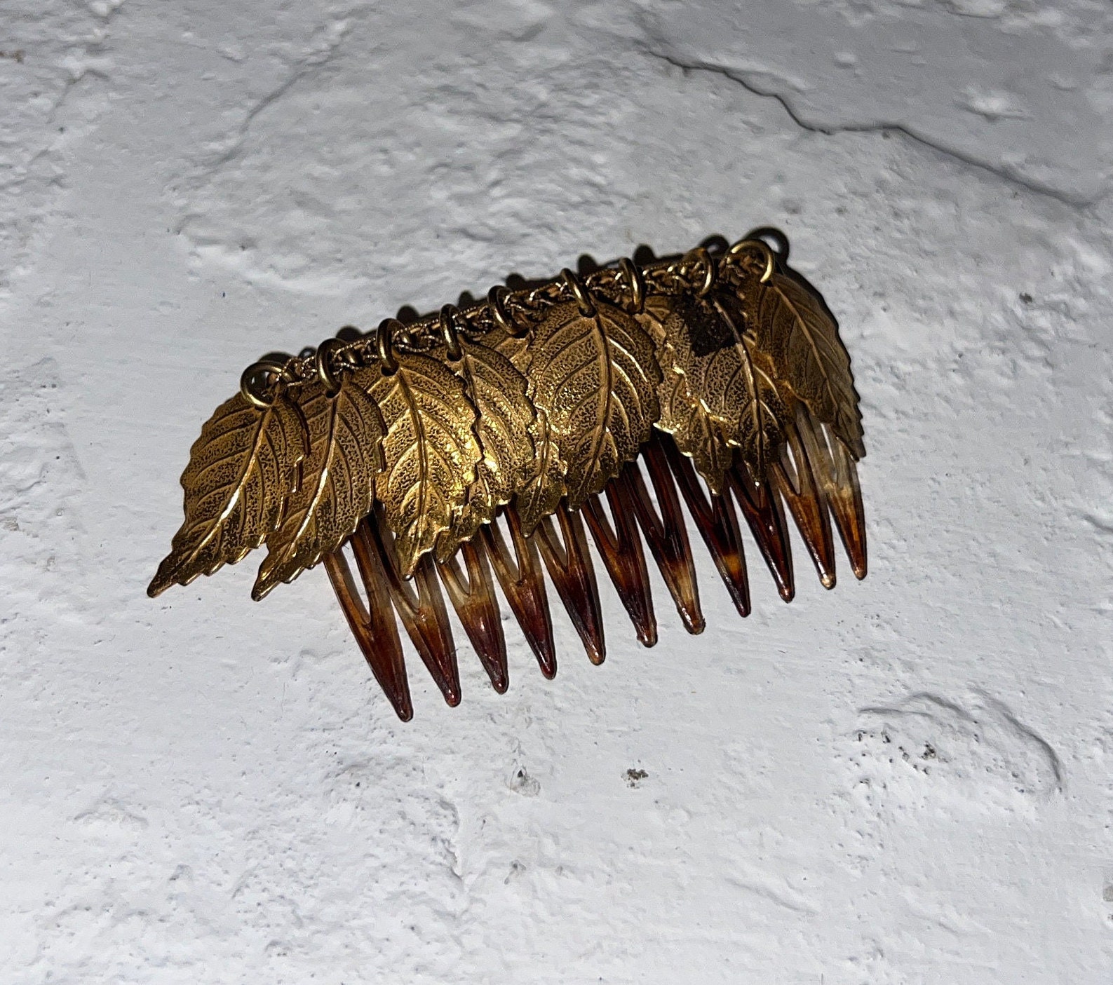 MIRIAM HASKELL HAIR COMB WITH GOLD TONE LEAVES Miriam Haskell Pearl and Crystal Comb | Designer Jewelry main image 3