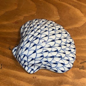 Vintage Herend Style Andrea by Sadek Blue and White Fishnet Porcelain Scallop Seashell Figurine