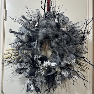 Spooky Halloween Wreath For Front Door, Extra Large Scary Spider Wreath, Unique Halloween Decor, Halloween Party Decorations, October Door