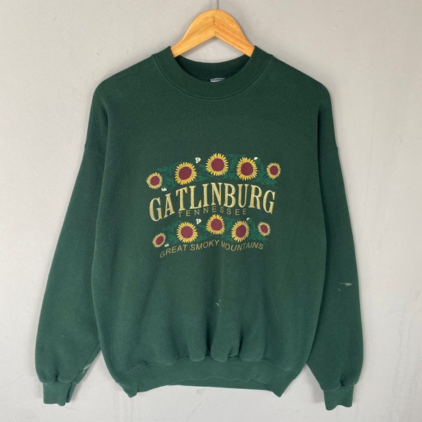 Vintage 90s Fruit Of The Loom Tag Gatlinburg Tennessee Big Logo Printed Sweatshirt Crewneck Color Green Size X-large