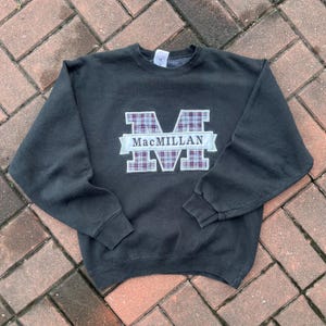 Vintage Y2K Fruit Of The Loom Tag McMillan Spellout Big Logo Embroidered Sweatshirt Pullover Crewneck Sweater Michigan Colour Black Size M