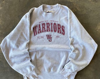 Vintage Y2K Champion Tag Walsh Jesuit Warriors Spellout groot logo gedrukt kampioen voetbalsweater klassiekers ronde hals kleur grijs Maat n.v.t.