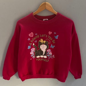 Vintage A Friend's Let You Be Yourself Grande logo stampato Cat Felpa Girocollo Pullover Maglione Vintage Baggie Colore Rosso Taglia NA