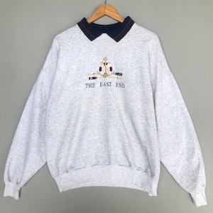 Vintage anni '90 Hanes Tag The East End Ricamo Logo Felpa Collettocollo Colore Grigio Chiaro Taglia X-large