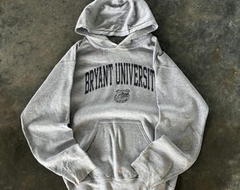 Vintage Y2K MR Sport Tag Bryant Universität Spellout Big Logo Gedruckt Sweatshirt Rundhals Kapuzenpullover Farbe Grau Größe S