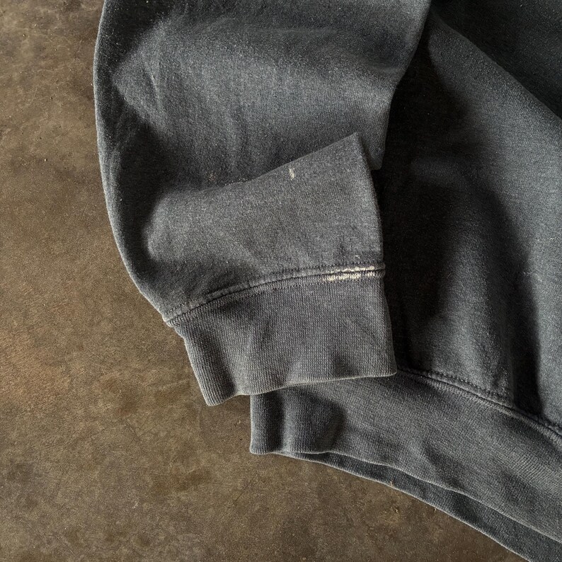 Vintage Y2K Tag University North Carolina Spellout Big Logo Printed Sweatshirt Crewneck Pullover Sweater University Colour Dark Gray Size NA image 4