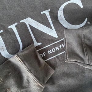 Vintage Y2K Tag University North Carolina Spellout Big Logo Printed Sweatshirt Crewneck Pullover Sweater University Colour Dark Gray Size NA image 6