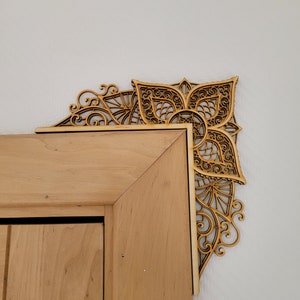 DEKORACJA NAROŻNIKA DRZWI, drewniana mandala ścienna do dekoracji drzwi wejściowych, minimalistyczna geometryczna sztuka drewniana