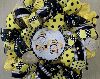 Bumble Bee Wreath, 22"
