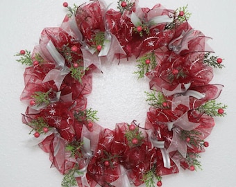 Cherry Red Wreath, 19"