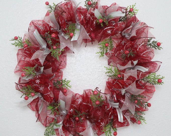 Cherry Red Wreath, 19"