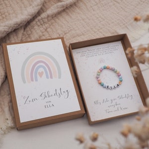 Geschenkset Geburtstag Armband -Regenbogen pastell/bunt- Karte Kind Baby Herz Name persönliches Geschenk personalisiert Mädchen Junge Box
