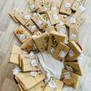 Livre surprise avec goodies et format poche