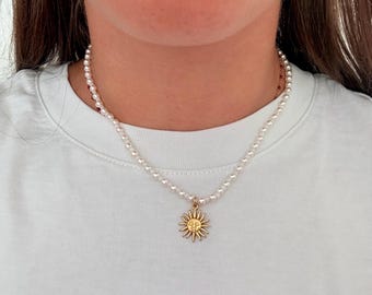 Lola Necklace