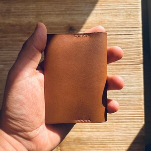 Smukły i minimalistyczny skórzany portfel męski N.5