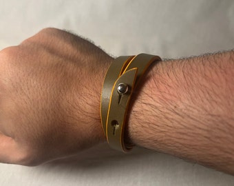 Bracelet en cuir, fin, solide et résistant