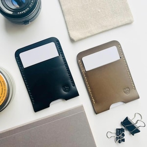 Slim & minimalist leather cardholder N•9