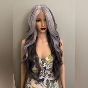 デイリーウィッグ！グレーベースのロングウェーブソルト＆ペッパー人毛ブレンド、レースフロント