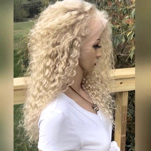 100% Remy human hair Daily WIG! Curly blonde, Lace Front, Free Parting