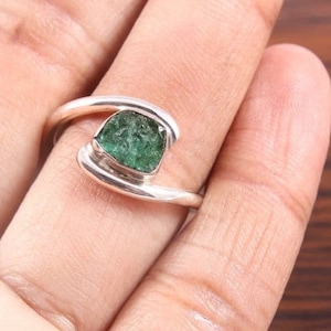 Raw Emerald Ring - Emerald Crystal Ring - Silver Handmade Ring - Boho Ring - Natural Emerald - Rough Stone Ring - Birthday Gift For Her