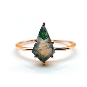 Kite Green Moss Agate Ring. Sterling Silver Wedding band Gemstone Engagement Ring. Promise Ring. Green Gemstone. Anniversary Gift For Her