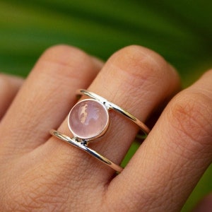 Rosenquarz Ring / 925 Sterling Silber Ring / Handgemachter Ring / Heilstein / Geschenke für Sie / Runder rosa Stein / Zierliche Rosenquarz Ringe