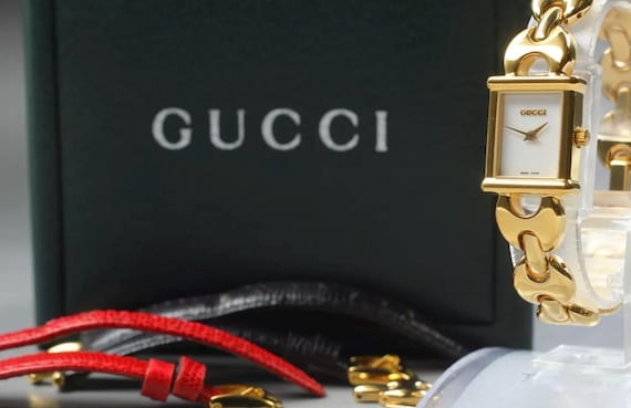Vintage Gucci Womens Watch Interchangeable Straps Authentic  display picture 1
