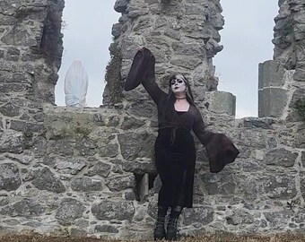 Suéter cruzado Banshee con mangas acampanadas