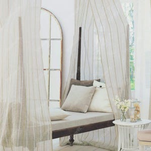 リネンシアーカーテン｜ボヘミアストライプの光を通すボイルドレープ（寝室用）