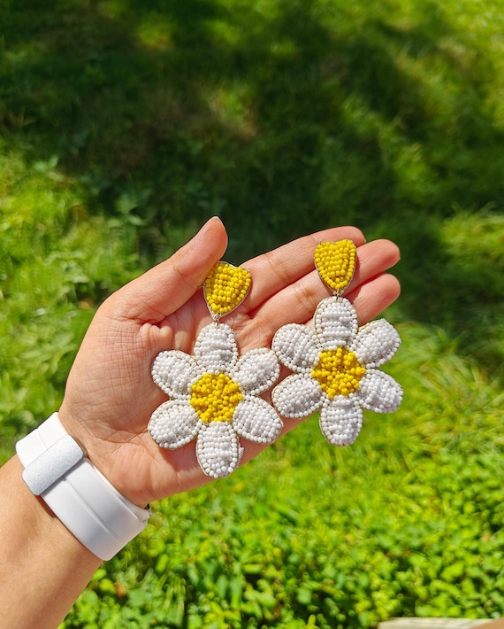 Daisy Flower Beaded Earrings, White Yellow Floral Statement Earrings, Spring Summer Jewelry, Seed Bead Earrings