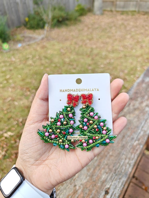 Green Christmas Tree Beaded Earrings, Holiday Statement Dangle Jewelry, Festive Beadwork Bow Earrings