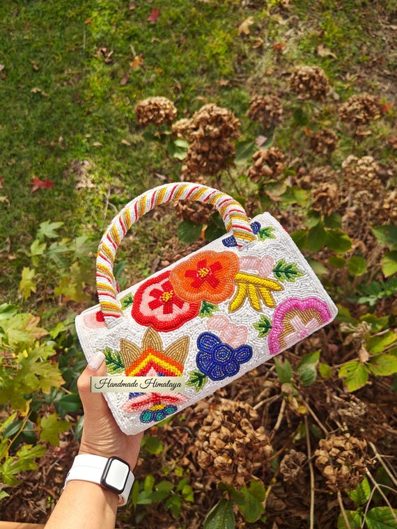 Handmade White Floral Beaded Handbag: Embroidered Seed Bead Purse