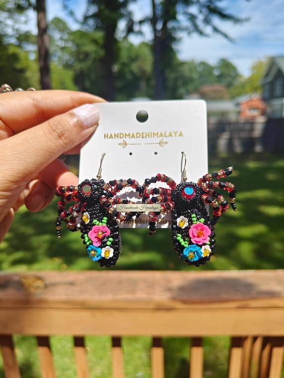 Black Beaded Spider Earrings: Gothic Dangle Jewelry for Halloween and Spooky Festive Occasions