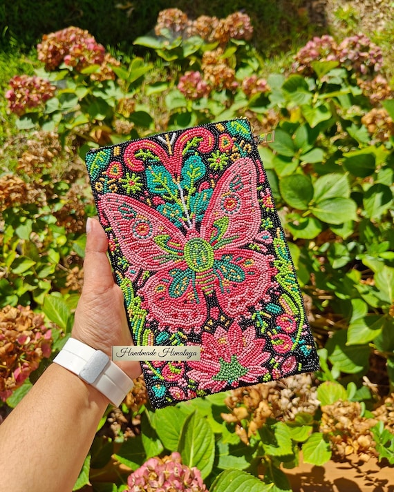Butterfly Beaded Crossbody Clutch: Floral Embroidered Cellphone Bag