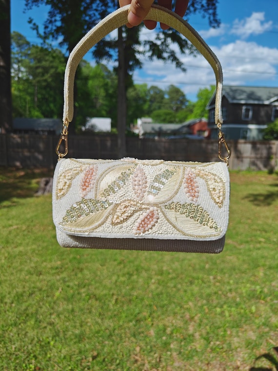 Beaded Clutch Purse, 3D Leaf Seed Beaded Shoulder Bag, Unique Evening Bag, Gift for Her, Flap Handbag, Statement Accessory