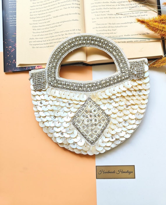 Ivory Bridal Bag, Mother of Pearl Beaded Wristlet, Bridal Crossbody Bag, Scales Purse, Gift for Her, White Shells Beaded Bag