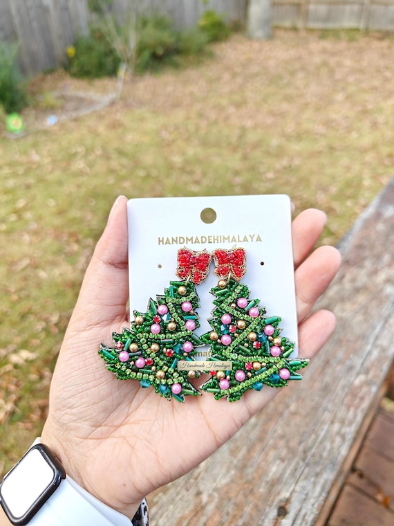Green Christmas Tree Beaded Earrings, Holiday Statement Dangle Jewelry, Festive Beadwork Bow Earrings