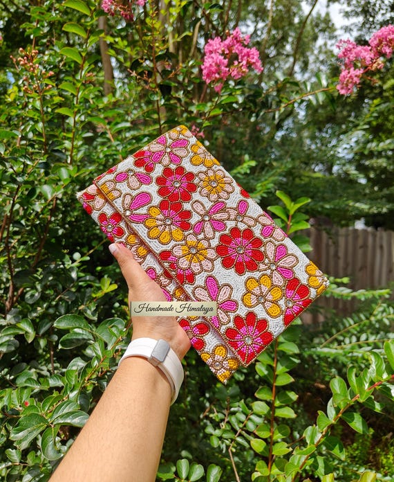 Colorful Beaded Clutch Envelope Bag with Red Yellow Pink Daisy Flower Pattern Crossbody Purse
