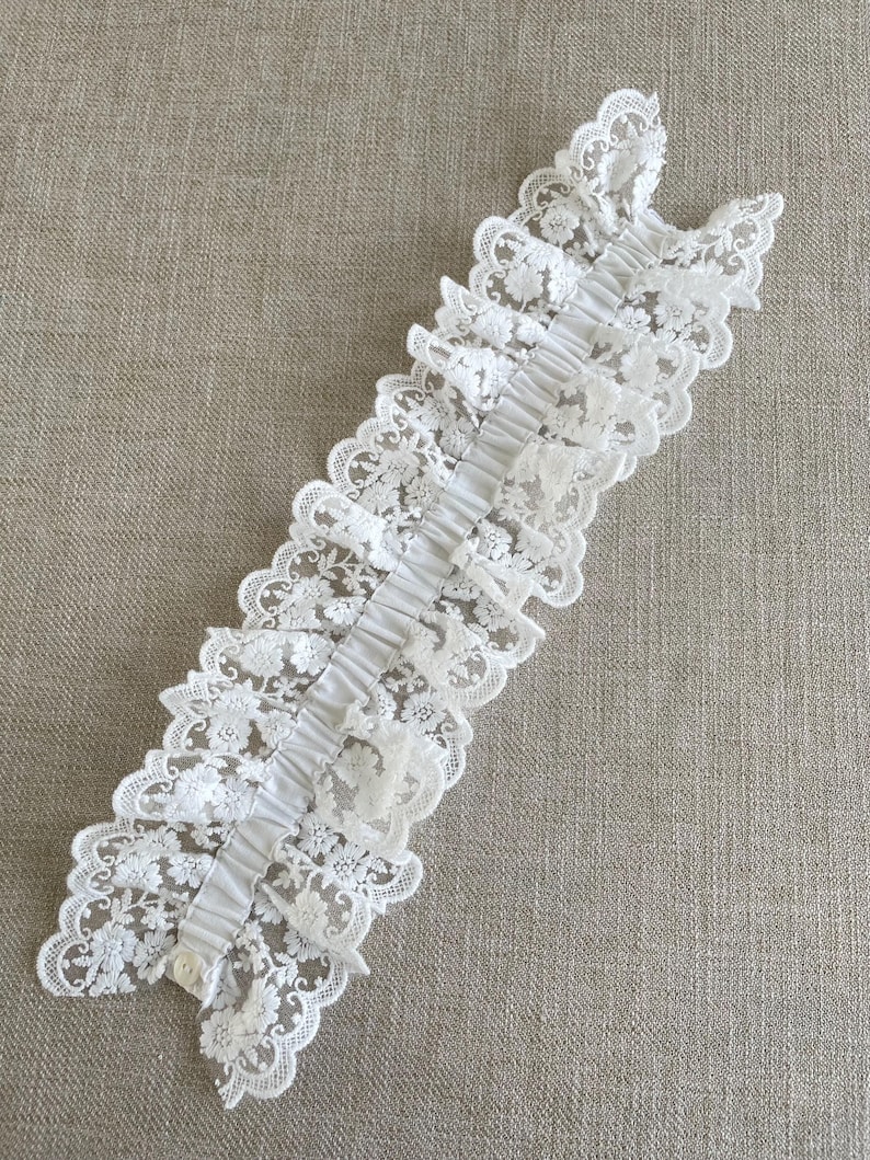 Detachable Victorian collar and matching cuffs in natural white embroidered lace image 5