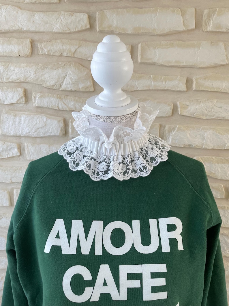 Detachable Victorian collar and matching cuffs in natural white embroidered lace image 6
