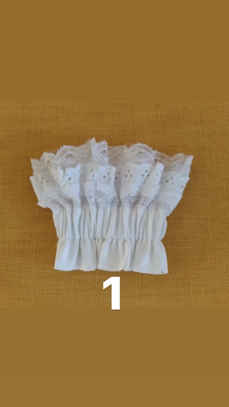 Manchettes ou poignets amovibles, avec différents modèles de dentelle blanche image 4